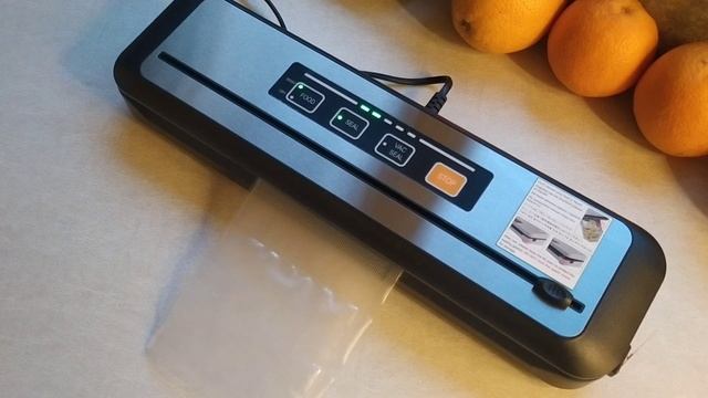 Вакуумный упаковщик, обзор и испытания. Упаковка продуктов в посылку для подруги. смотреть онлайн
