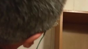 Как установить навесной шкаф с дверцами