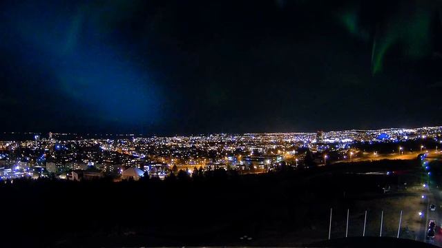 Magnificent Aurora Borealis over Reykjavík, Nov 28, 2022 смотреть онлайн