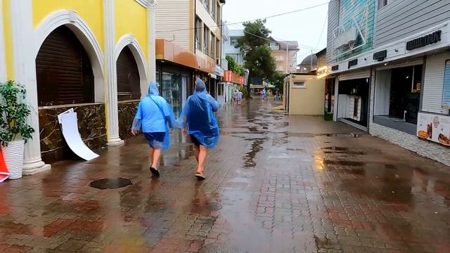 Набережная 28.07.2023. Лазаревское, пляж закрыт! Шторм!?ЛАЗАРЕВСКОЕ СЕГОДНЯ?СОЧИ. смотреть онлайн