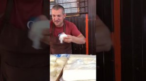 Крутой продавец сыра в Адыгее))