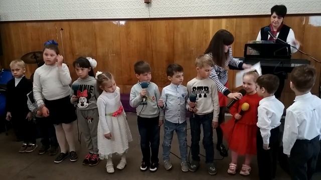 Пасха. Детское выступление церковь Скала Спасения Енакиево 28.04.19г смотреть онлайн