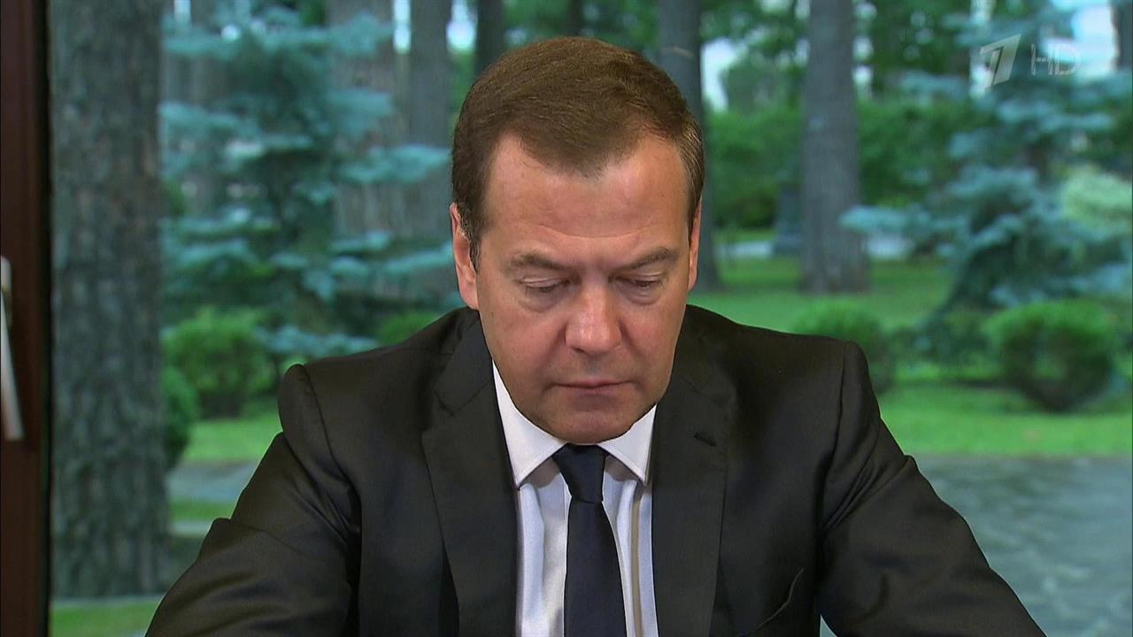 Дмитрий Медведев: И дистанционное, и очное образование в России должны быть качественными
