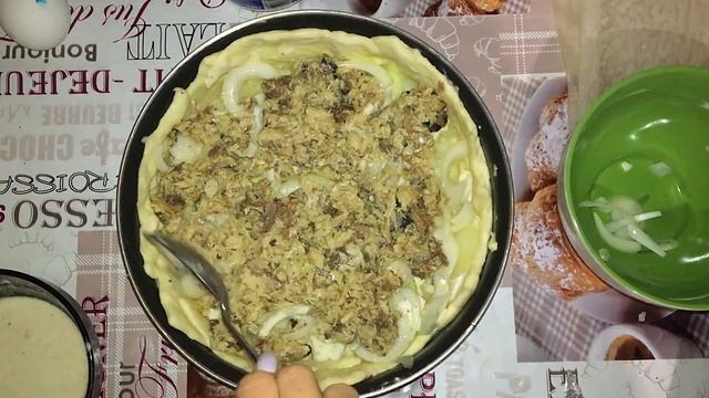 СОЧНЫЙ РЫБНЫЙ ПИРОГ. #БЮДЖЕТНЫЙ ПИРОГ ЗА 100 РУБЛЕЙ НА СЛОЕНОМ ТЕСТЕ С РЫБНОЙ КОНСЕРВОЙ смотреть онлайн