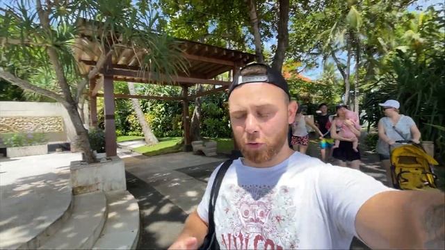 Исполнили мечту мамы и папы. Перевезли родителей жить за границу на Бали.