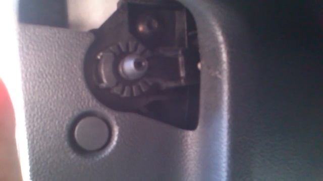 Рапид. Снятие ручки открывания капота. смотреть онлайн