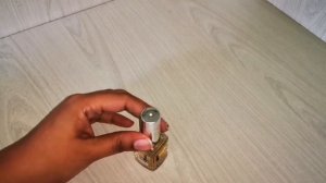 How to open nail polish lid | Nail polish opener | Stuck nail polish lid