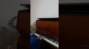 К.Лоншан-Друшкевичов "Разговор часов" исполняет Пантилеенко Артём 8 лет