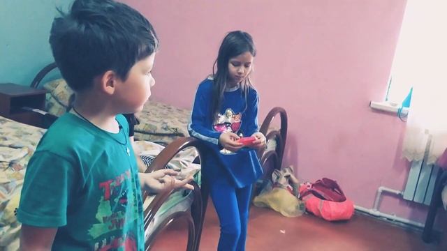 Фрагмент занятия с детьми в лагере. Младший отряд. Учимся рассказывать о себе. смотреть онлайн