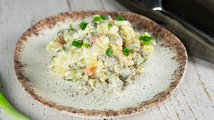 Русский салат. Салат с говядиной.