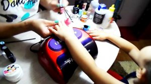 ?Детский маникюр/Айлин делает свой первый маникюр/Children's manicure