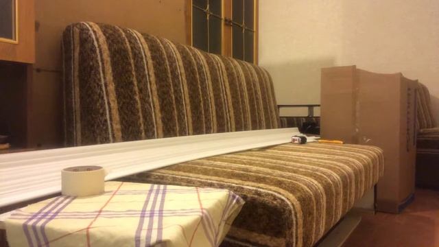 Как приклеить плинтуса потолочные легким способом)) Приятного просмотра)) смотреть онлайн