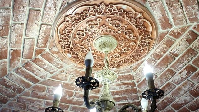 ШИКАРНЫЙ Самодельный ПОТОЛОК! Декоративный камень из гипса! смотреть онлайн