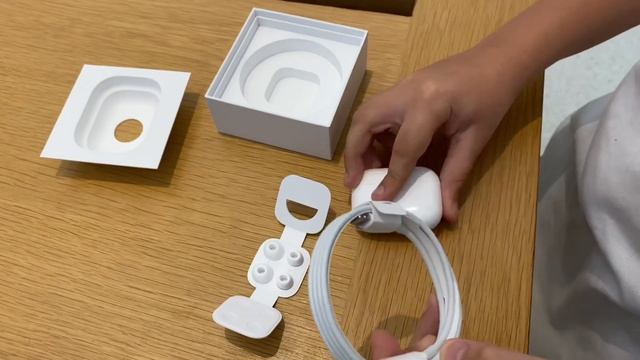 ОБЗОР НОВЫХ AIRPODS PRO! смотреть онлайн