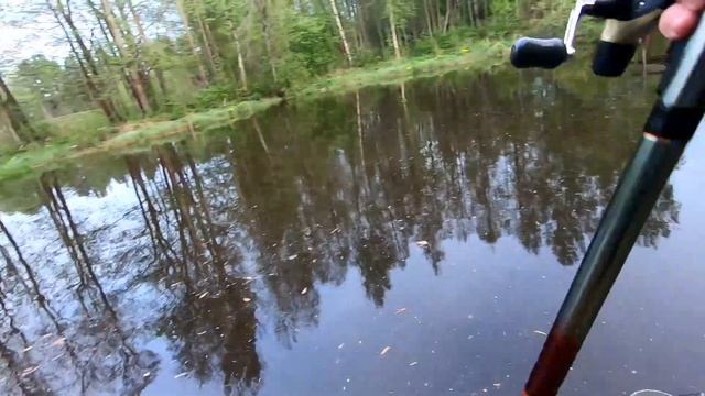 Весенняя крупная плотва на малой реке! смотреть онлайн