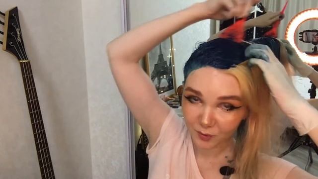 СТАЛА РУСАЛОЧКОЙ ? ОСВЕТЛЯЮ И КРАШУ ВОЛОСЫ В СИНИЙ смотреть онлайн