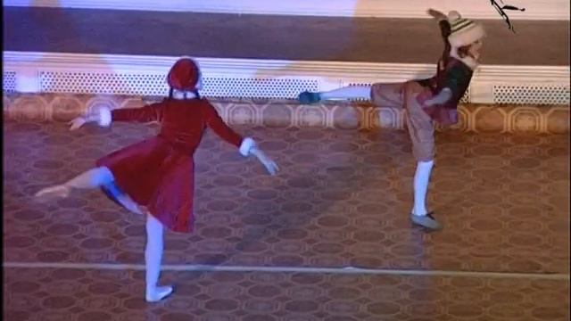 Scene on the skating rink in our new ballet "Snow Queen" смотреть онлайн