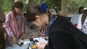 «Гик пикник»: Волгоградские художники под дождем дали мастер-класс
