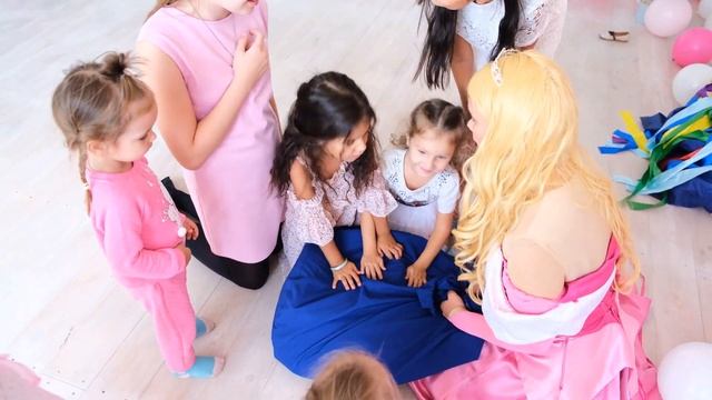 Почему Малефисента не пришла к Оливии на День рождение? смотреть онлайн