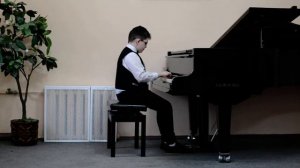 Сонатина. Ж.Шмит. Исполняет Генечко Алексей.