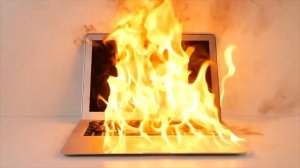 Laptop on fire | горящий ноутбук | ноутбук в огне
