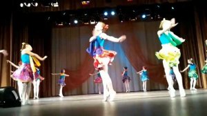 "Сегодня праздник у девчат"