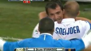 Dejan Stankovic scores a 50 metres goal in Genoa-Inter 0-5 !!!