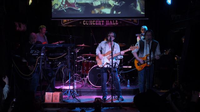 Жаба. Дмитрий Бациев (Подземный Блюзовый Оркестр) и группа ФинскийзалиФ