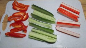 Спринг-роллы из рисовой бумаги с крабовыми палочками и овощами