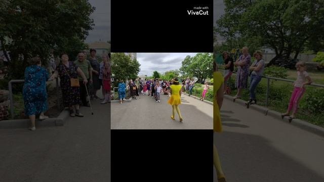 Живет на веселой планете, народ веселый -  дети!