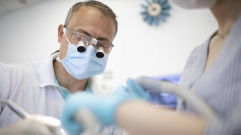 Жуйте «на здоровье»: несколько москвичей стали жертвами стоматологов при протезировании