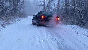 Оффроуд с клиренсом 10см/АУДИ 80 2,8 КВАТРО//quattro тащит/БРОД ПОКОЛЕНО/Покатушки по зимнему лесу