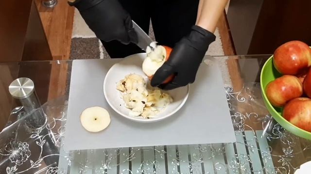 Запеченые фарширование яблоки. #какзапекать #готовимвкусно #дача #хочувтоп #зимой #яблоки #фарш смотреть онлайн