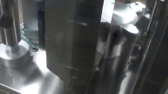 NJP 400 Автоматическая машина для наполнения капсул смотреть онлайн