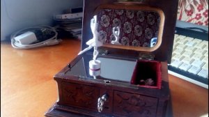 Антикварная музыкальная шкатулка с балериной. Swan Lake Antique Music Box