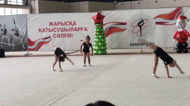 Показательное выступление Ясмин по гимнастики смотреть онлайн
