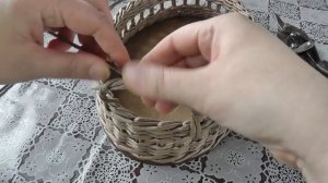 Ручки для подноса из газетных трубочек