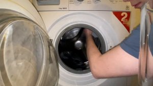 Эксперимент: стирка на автоматической стиральной машине руками (видео снято в феврале)
