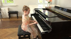 Куприянова Ядвига: И.Кригер Бурре a-moll; Майкапар "Мотылёк" соч.28 номер 12