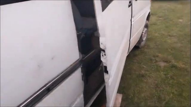 Mersedes Sprinter 208 Ремонт Сдвижной двери. Замена Роликов ,замков смотреть онлайн
