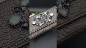 Кошелëк с вышивкой из бисера.