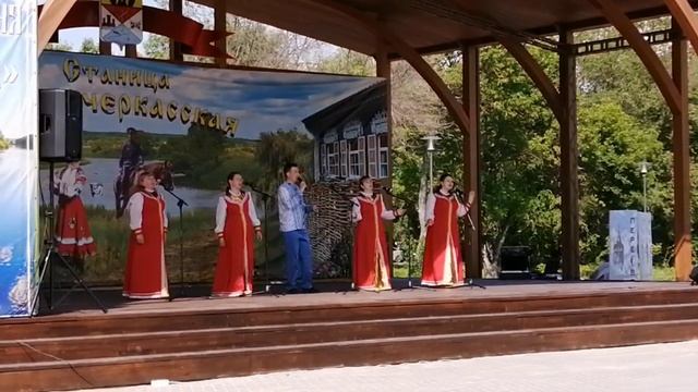 Вокальная группа "Россияночка". Фестиваль "Играет песня над Доном" ст. Старочеркасская.