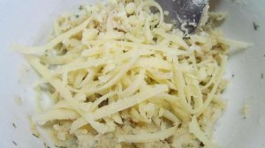 Гороховая запеканка с сосисками