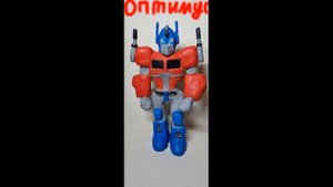 я слепил оптимуса прайма!!! новая фигурка из пластилина!!!