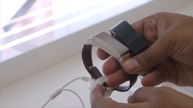 Huawei Watch & TalkBand B2 Hands-On смотреть онлайн