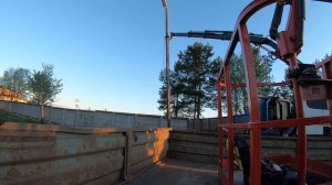 В такую погоду можно работать сутками. Демонтаж опоры освещения.