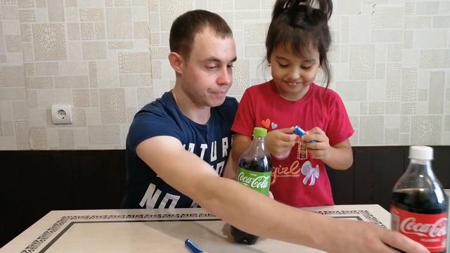 Эксперимент: КОКА КОЛА vs МЕНТОС// coca cola разных вкусов vs mentos