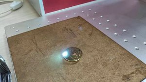 Гравировка от макета до результата EzCad станок JPT 50w  жетон для собак. Лазерный маркер