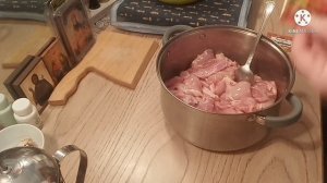 тушенка из филе куриного бедра.