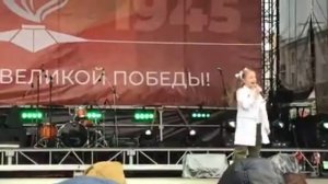 "У солдата выходной" (муз. Владимир Шаинский, сл. Михаил Танич)